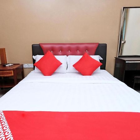 Super Oyo 707 Ayuni Hotel Bangi Buitenkant foto