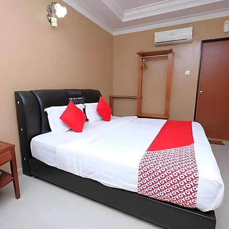 Super Oyo 707 Ayuni Hotel Bangi Buitenkant foto