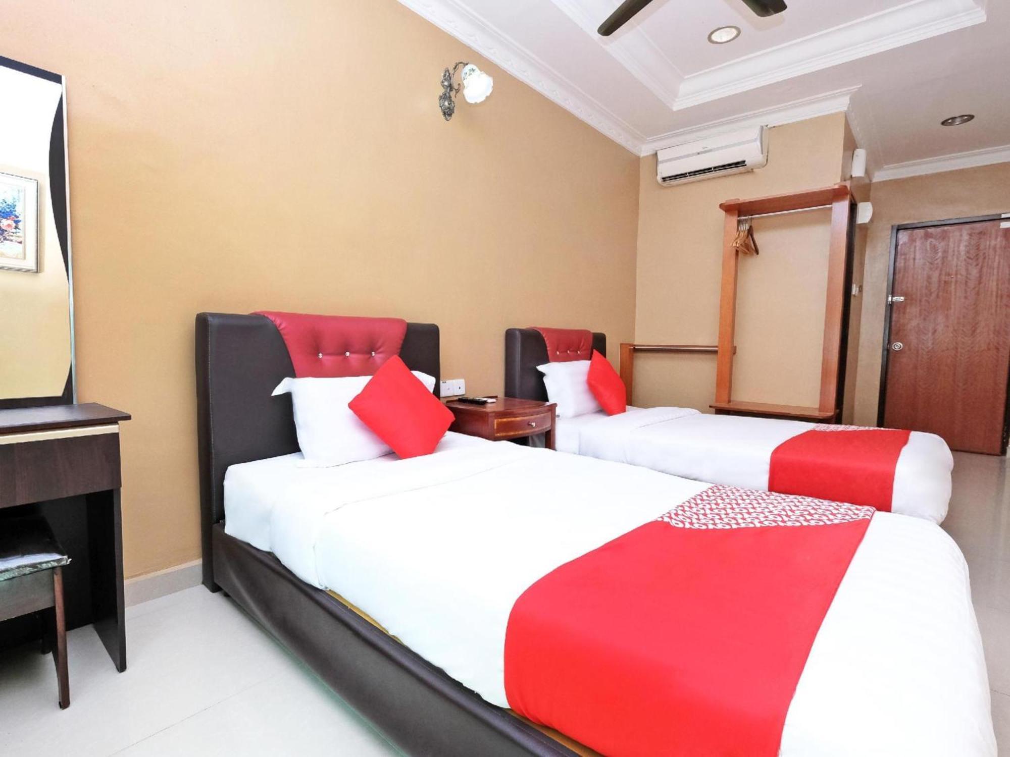 Super Oyo 707 Ayuni Hotel Bangi Buitenkant foto