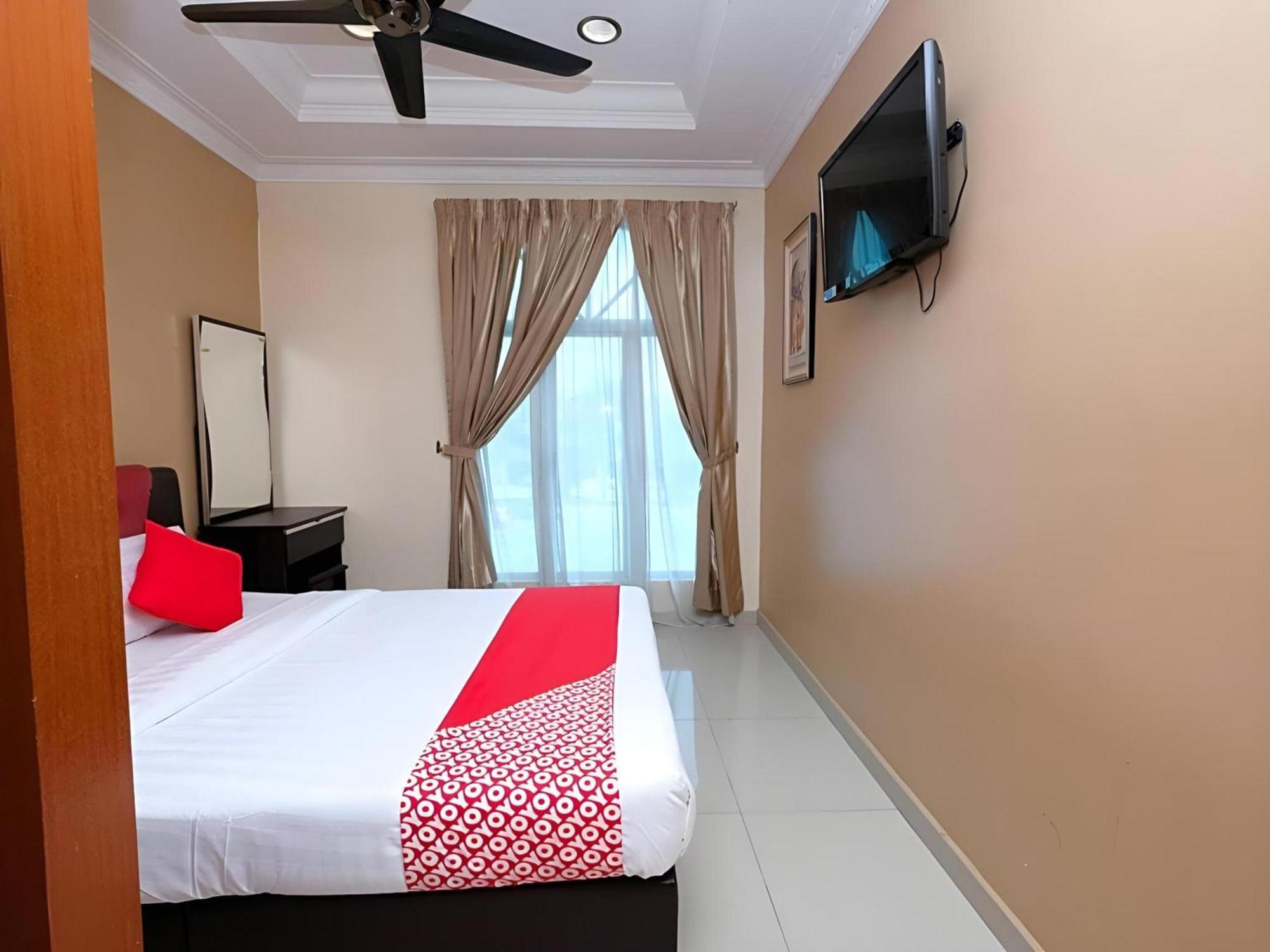 Super Oyo 707 Ayuni Hotel Bangi Buitenkant foto