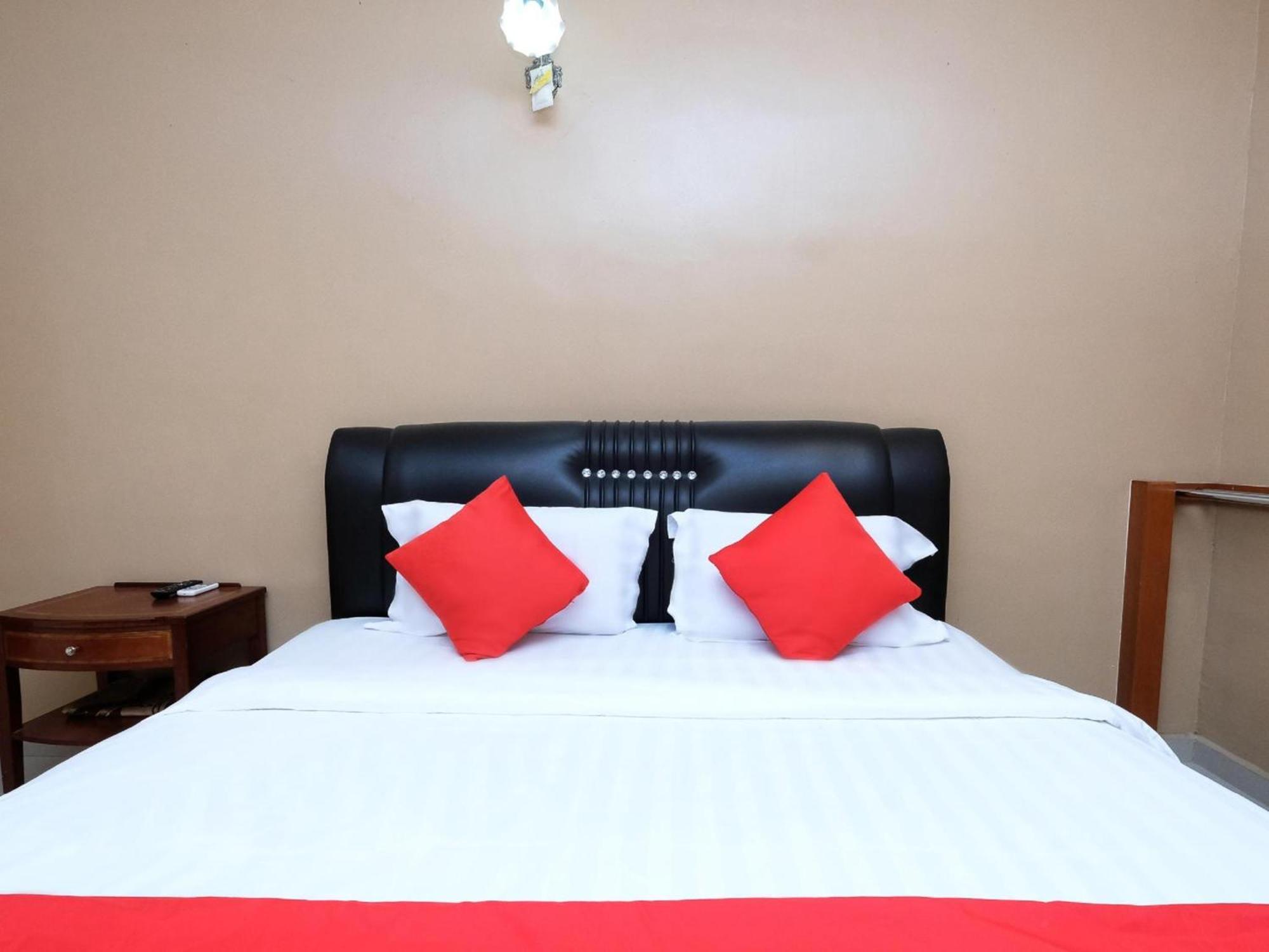 Super Oyo 707 Ayuni Hotel Bangi Buitenkant foto