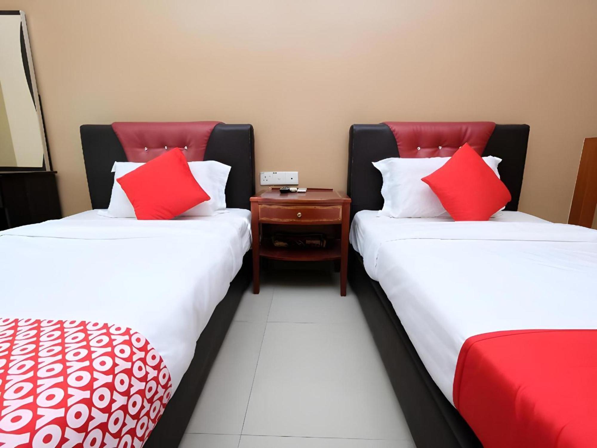 Super Oyo 707 Ayuni Hotel Bangi Buitenkant foto