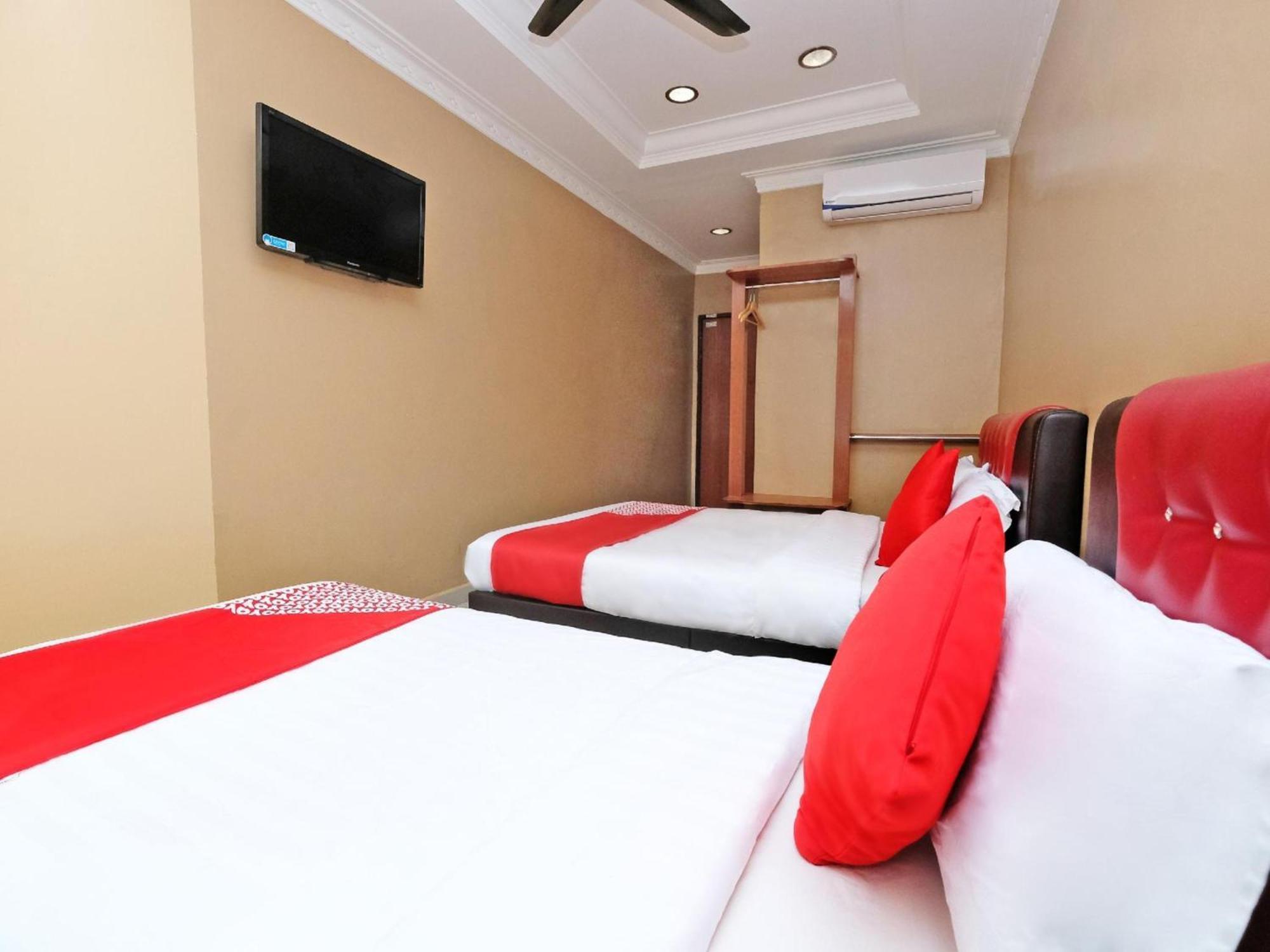 Super Oyo 707 Ayuni Hotel Bangi Buitenkant foto