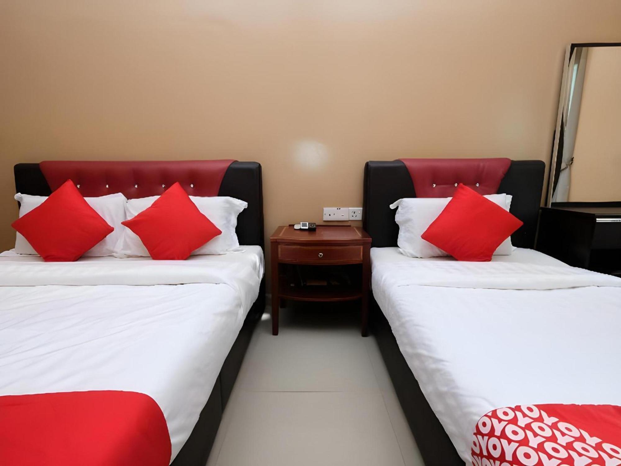 Super Oyo 707 Ayuni Hotel Bangi Buitenkant foto